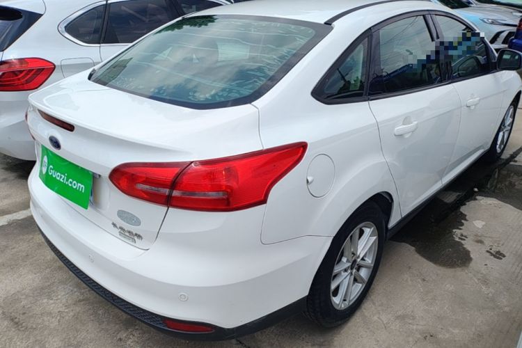 Used Ford Focus 2015 Sedan EcoBoost 125 Automatic Supreme Style Edition Rear Right 45 Deg