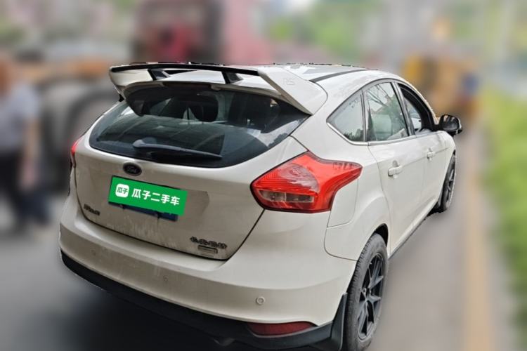 Used Ford Focus 2015 Hatchback EcoBoost 180 Automatic Elite Model Rear Right 45 Deg
