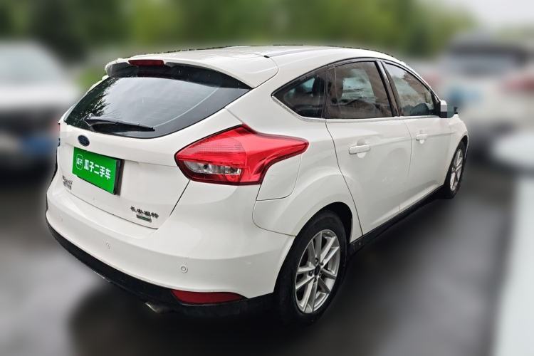 Used Ford Focus 2015 Hatchback EcoBoost 180 Automatic Elite Model Rear Right 45 Deg