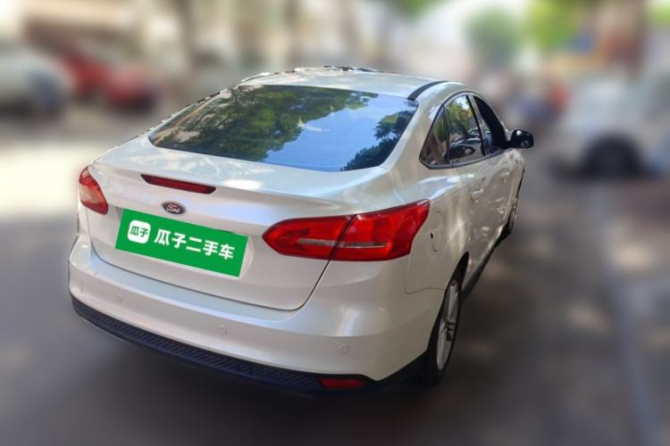 Used Ford Focus 2015 Sedan EcoBoost 125 Automatic Supreme Style Edition Rear Right 45 Deg
