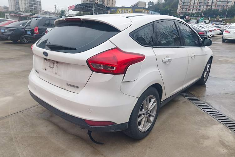 Used Ford Focus 2015 Hatchback 1.6L Automatic Fashion Edition Rear Right 45 Deg