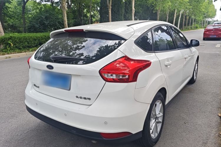 Used Ford Focus 2015 Hatchback 1.6L Automatic Fashion Edition Rear Right 45 Deg