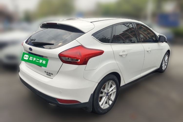 Used Ford Focus 2015 Hatchback EcoBoost 180 Automatic Elite Model Rear Right 45 Deg