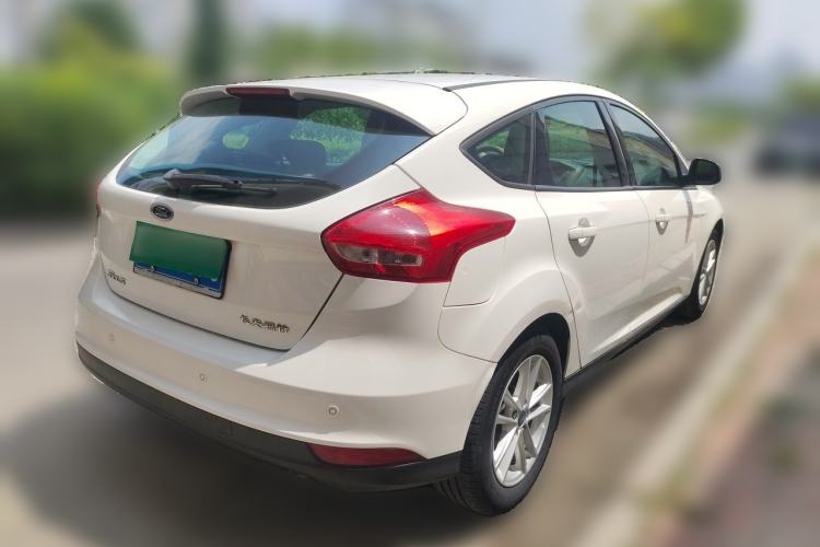 Used Ford Focus 2015 Hatchback 1.6L Automatic Fashion Edition Rear Right 45 Deg