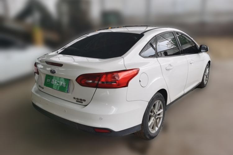 Used Ford Focus 2015 Sedan EcoBoost 125 Manual – Ultra-Style Edition Rear Right 45 Deg