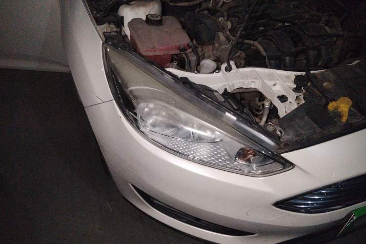 Used Ford Focus 2015 Sedan 1.6L Automatic Comfort Model Right Front Headlight