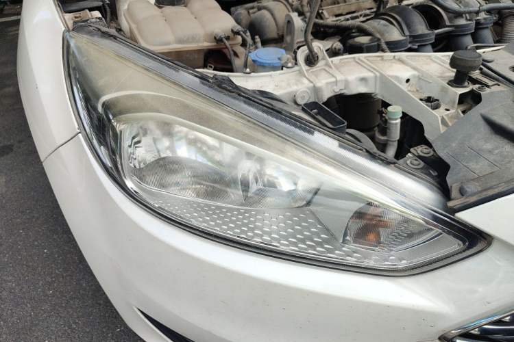 Used Ford Focus 2015 Sedan 1.6L Automatic Comfort Model Right Front Headlight