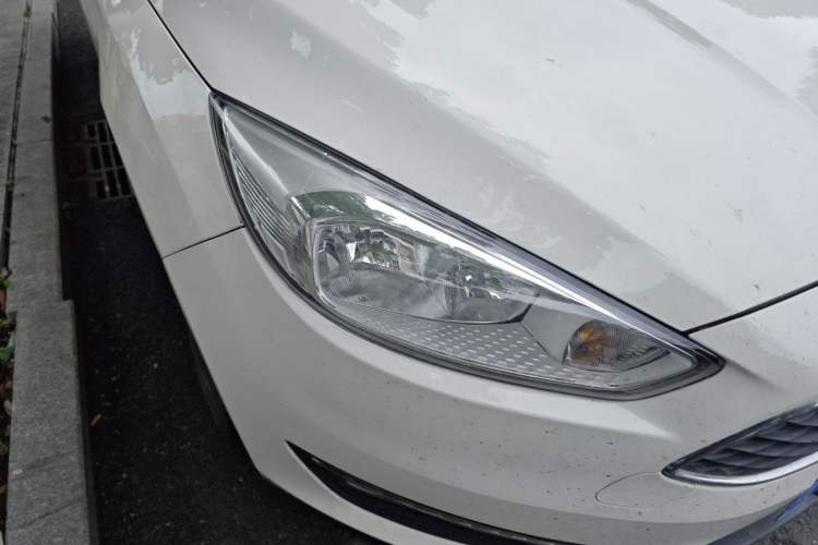 Used Ford Focus 2015 Hatchback EcoBoost 180 Automatic Elite Model Right Front Headlight
