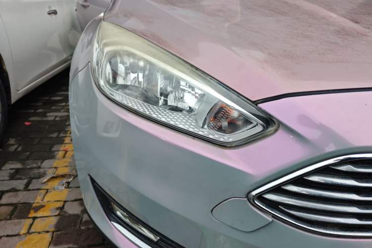 Used Ford Focus 2015 Sedan 1.6L Automatic Trend Model Right Front Headlight