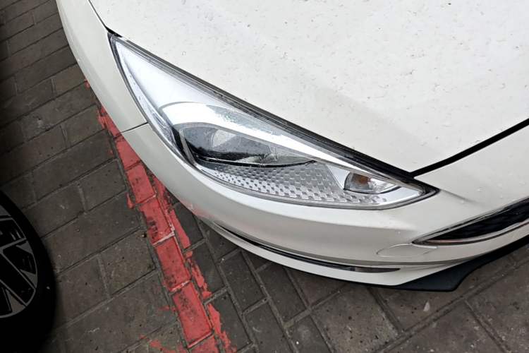 Used Ford Focus 2015 Hatchback 1.6L Automatic Fashion Edition Right Front Headlight