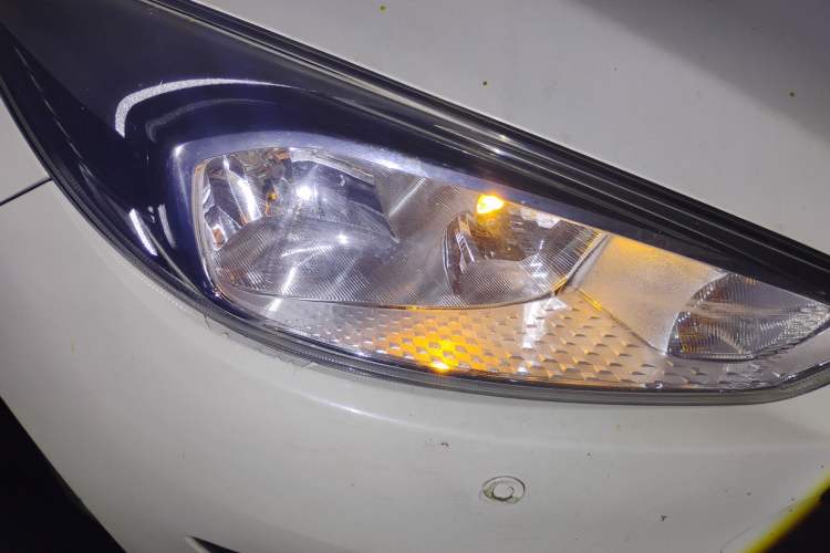 Used Ford Focus 2015 Sedan 1.6L Automatic Trend Model Right Front Headlight