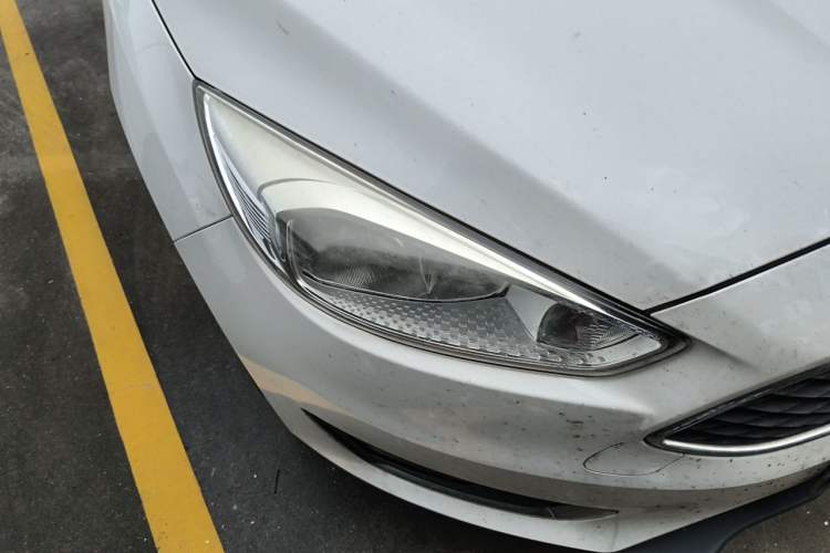 Used Ford Focus 2015 Hatchback EcoBoost 180 Automatic Elite Model Right Front Headlight