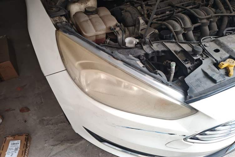 Used Ford Focus 2015 Sedan 1.6L Automatic Trend Model Right Front Headlight