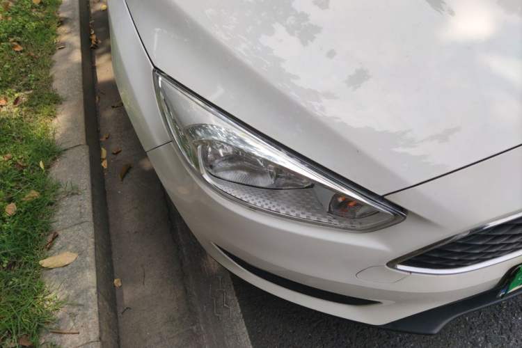 Used Ford Focus 2015 Hatchback 1.6L Automatic Comfort Model Right Front Headlight