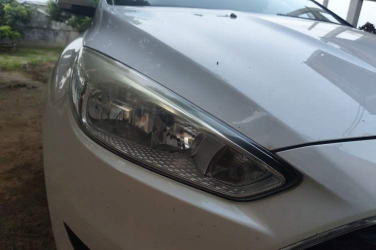 Used Ford Focus 2015 Hatchback 1.6L Automatic Fashion Edition Right Front Headlight
