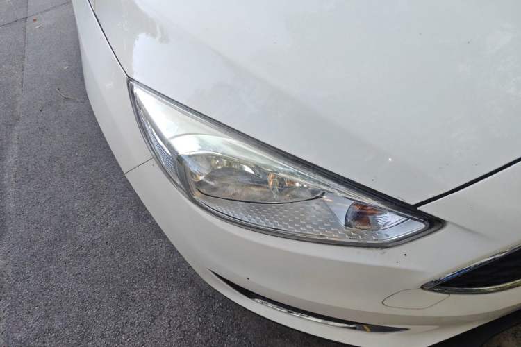 Used Ford Focus 2015 Hatchback EcoBoost 180 Automatic Elite Model Right Front Headlight