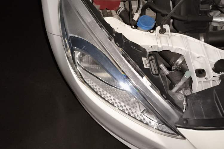 Used Ford Focus 2015 Hatchback EcoBoost 125 Automatic Supreme Style Edition Right Front Headlight