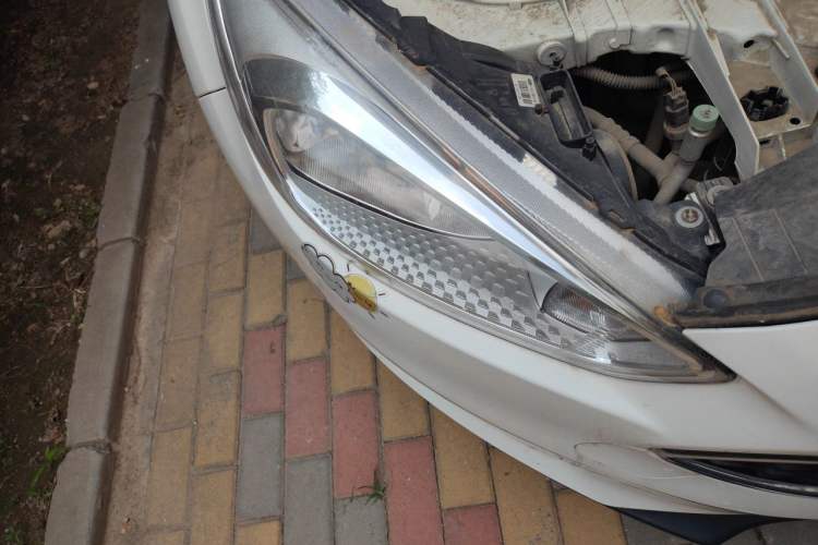 Used Ford Focus 2015 Hatchback 1.6L Automatic Comfort Model Right Front Headlight