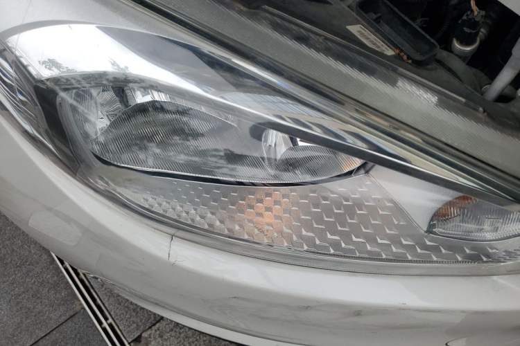 Used Ford Focus 2015 Hatchback 1.6L Automatic Fashion Edition Right Front Headlight