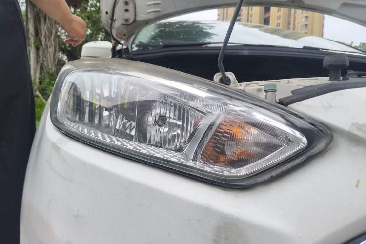 Used Ford Focus 2015 Sedan 1.6L Automatic Comfort Model Right Front Headlight