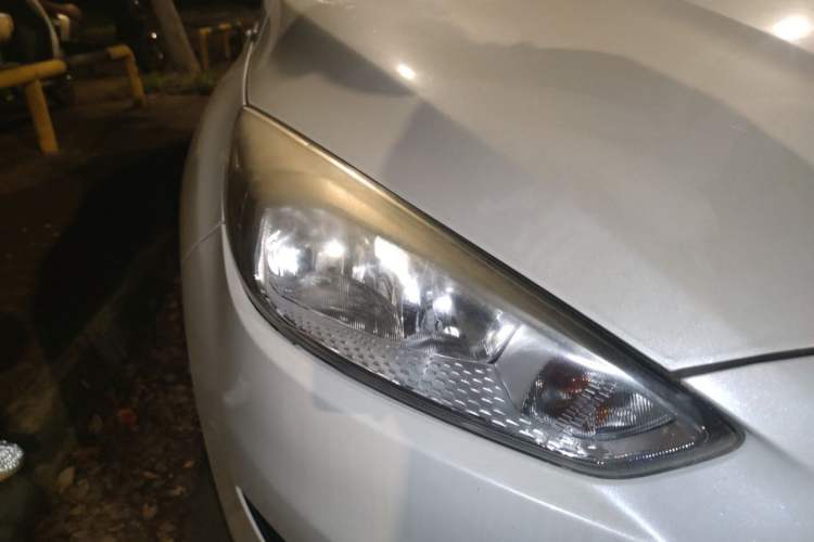 Used Ford Focus 2015 Hatchback EcoBoost 180 Automatic Elite Model Right Front Headlight