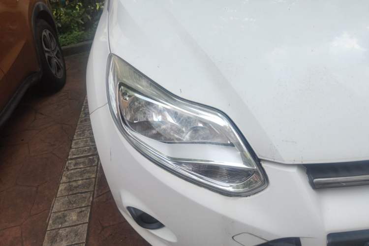 Used Ford Focus 2015 Hatchback 1.6L Automatic Comfort Model Right Front Headlight