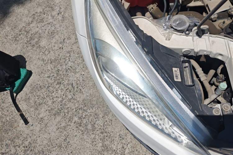 Used Ford Focus 2015 Hatchback 1.6L Automatic Fashion Edition Right Front Headlight