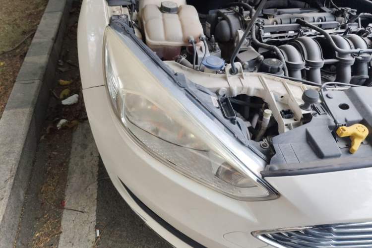 Used Ford Focus 2015 Sedan 1.6L Automatic Comfort Model Right Front Headlight