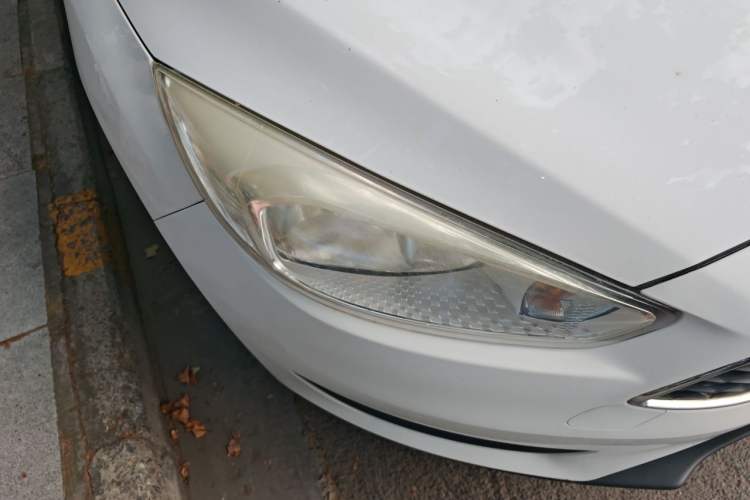 Used Ford Focus 2015 Hatchback 1.6L Automatic Comfort Model Right Front Headlight