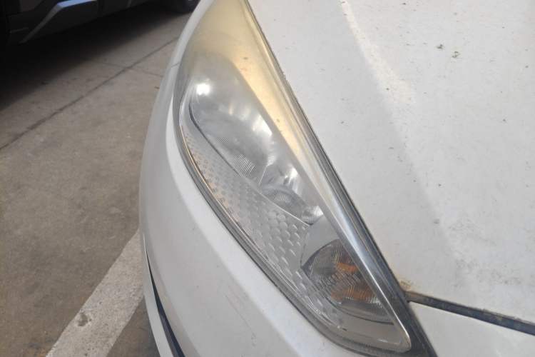 Used Ford Focus 2015 Hatchback EcoBoost 125 Automatic Supreme Style Edition Right Front Headlight