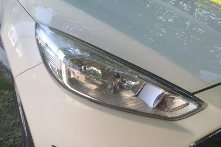 Used Ford Focus 2015 Hatchback EcoBoost 180 Automatic Elite Model Right Front Headlight