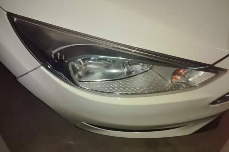 Used Ford Focus 2015 Sedan 1.6L Automatic Comfort Model Right Front Headlight