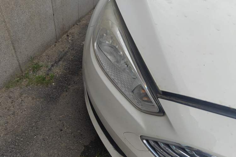 Used Ford Focus 2015 Sedan 1.6L Manual Comfort Model Right Front Headlight