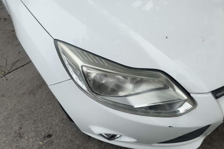 Used Ford Focus 2015 Hatchback 1.6L Automatic Fashion Edition Right Front Headlight