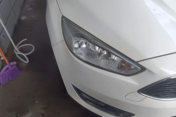 Used Ford Focus 2015 Hatchback 1.6L Manual Fashion Edition Right Front Headlight