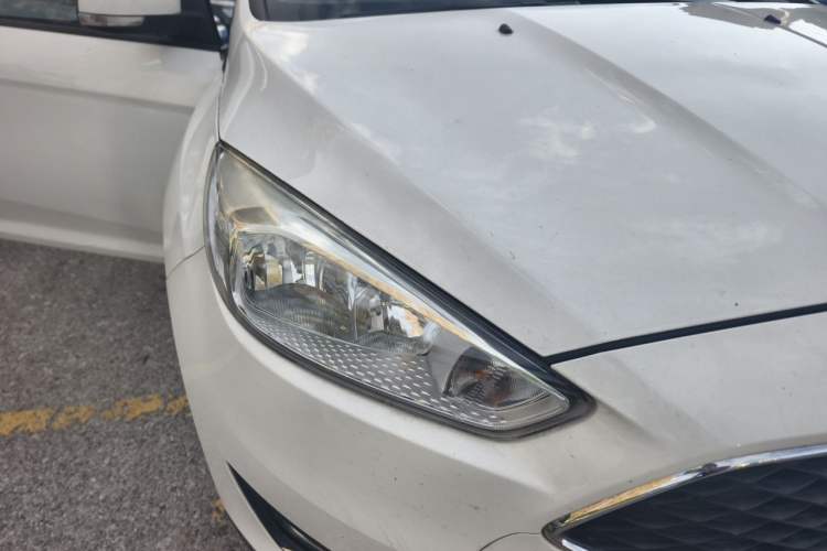 Used Ford Focus 2015 Hatchback 1.6L Automatic Fashion Edition Right Front Headlight
