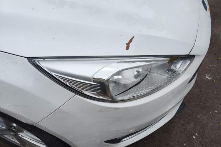 Used Ford Focus 2015 Sedan EcoBoost 180 Automatic Elite Model Right Front Headlight