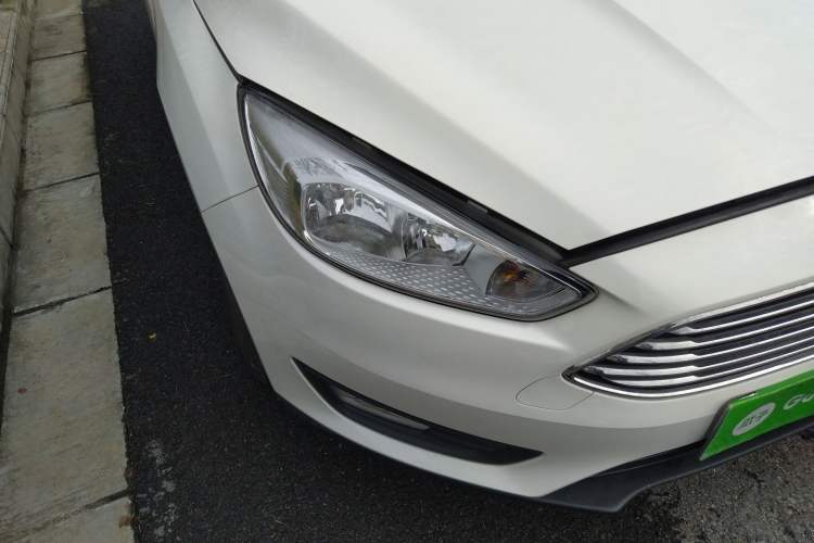 Used Ford Focus 2015 Sedan 1.6L Automatic Comfort Model Right Front Headlight
