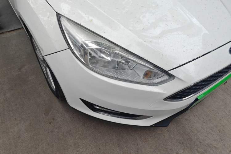 Used Ford Focus 2015 Hatchback EcoBoost 180 Automatic Elite Model Right Front Headlight