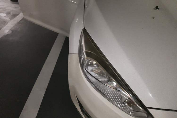 Used Ford Focus 2015 Sedan 1.6L Automatic Trend Model Right Front Headlight