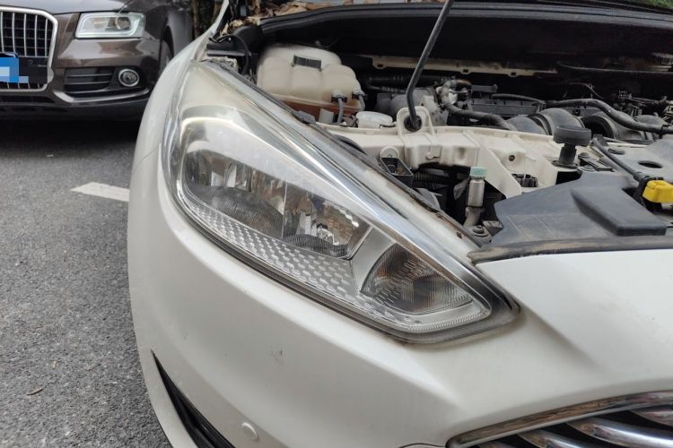 Used Ford Focus 2015 Sedan 1.6L Automatic Comfort Model Right Front Headlight