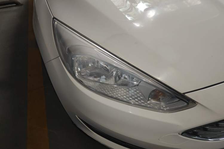 Used Ford Focus 2015 Sedan 1.6L Automatic Comfort Model Right Front Headlight