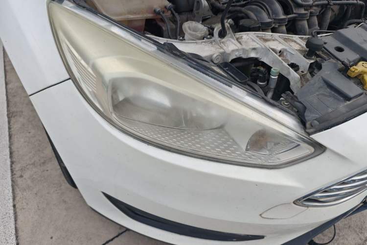 Used Ford Focus 2015 Sedan 1.6L Manual Comfort Model Right Front Headlight