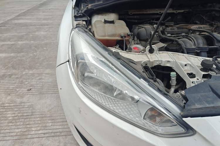 Used Ford Focus 2015 Sedan 1.6L Automatic Comfort Model Right Front Headlight