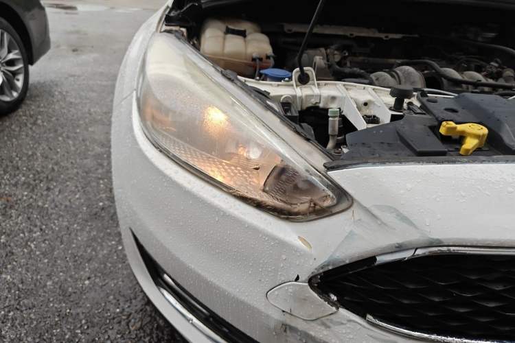 Used Ford Focus 2015 Hatchback 1.6L Automatic Fashion Edition Right Front Headlight