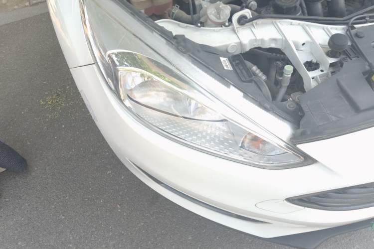 Used Ford Focus 2015 Sedan 1.6L Automatic Trend Model Right Front Headlight