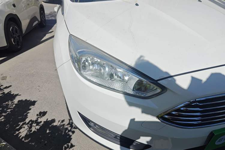 Used Ford Focus 2015 Sedan 1.6L Manual Comfort Model Right Front Headlight