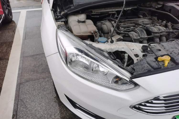 Used Ford Focus 2015 Sedan 1.6L Automatic Trend Model Right Front Headlight