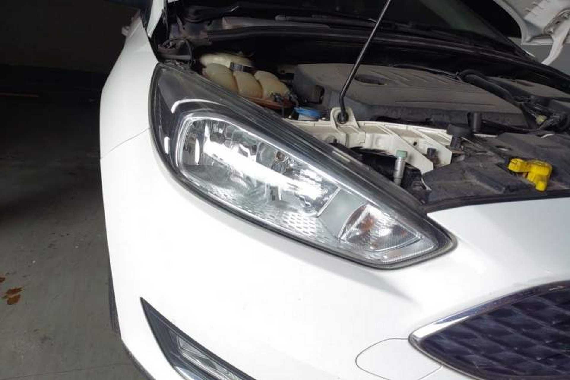 Used Ford Focus 2015 Hatchback EcoBoost 180 Automatic Elite Model Right Front Headlight