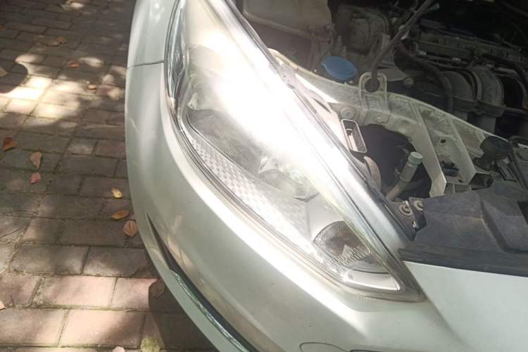 Used Ford Focus 2015 Sedan 1.6L Automatic Trend Model Right Front Headlight